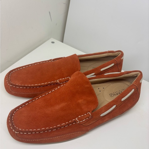 NWOB Sperry Men’s Orange Suede Slip On Loafer Comfort Shoes 9 M - Picture 2 of 4